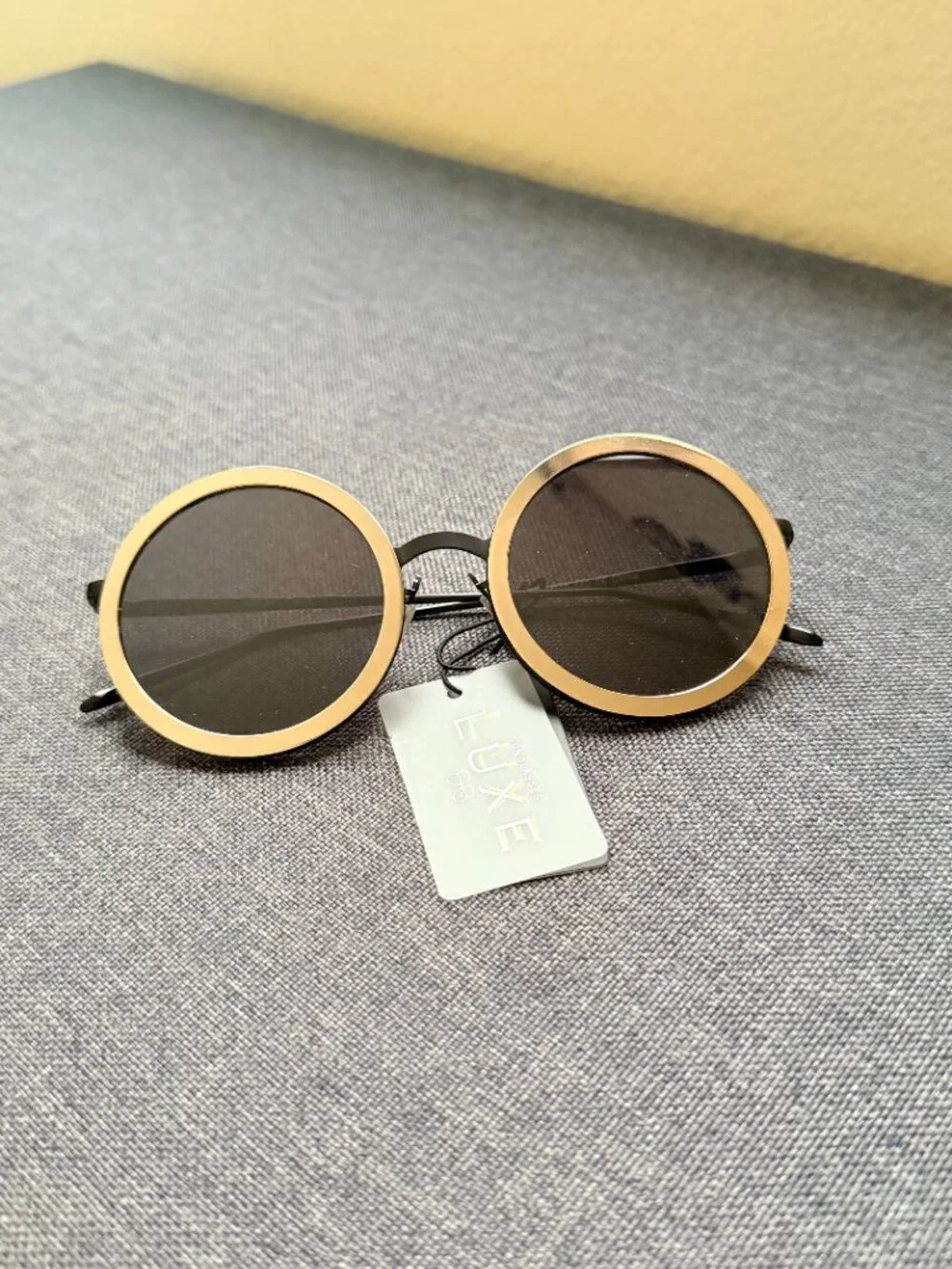 LUXE Round Black/Gold Sunglasses